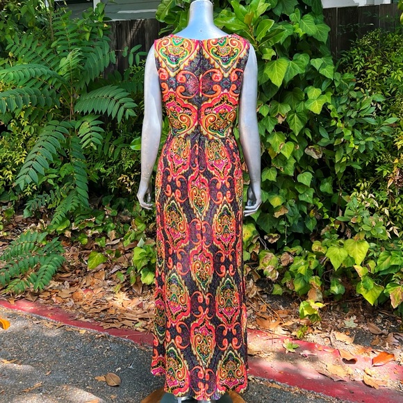 1970s Fred Rothschild of California Accordion Pleat Maxi Dress - Picture 3 of 7